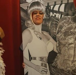 Meet your Posher, Iris